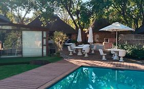Majestic Manor Guesthouse & Coffee Shop